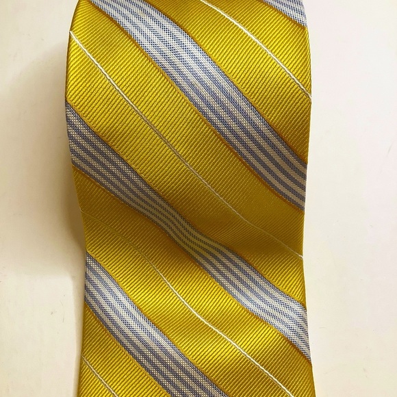 2/$30 IZOD Yellow Woven Silk Stripe Tie - Picture 1 of 12
